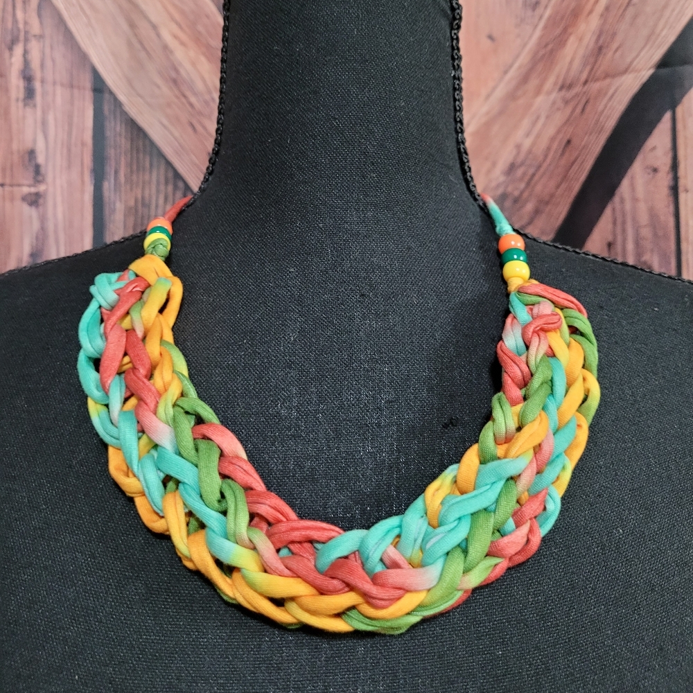 HAND CRAFTED Multicolor Single Knit Necklace